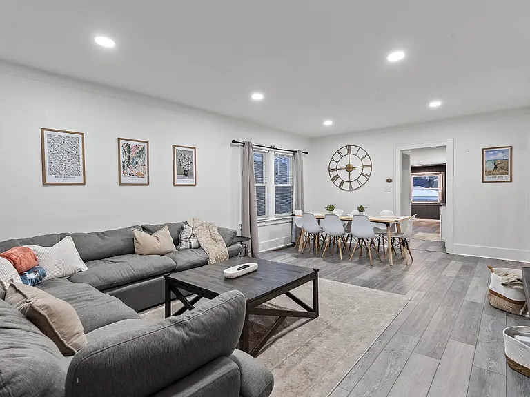 429 S Kenwood Ave — Photo 4