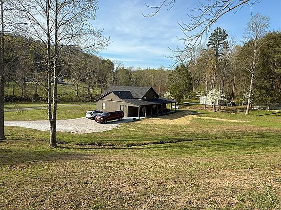 4th image of 504 Wells Rd