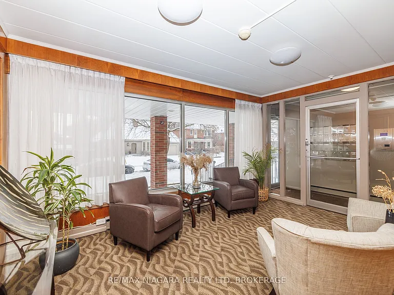 14 Norris Pl #404 — Photo 24