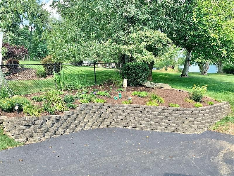 692 Amity Ridge Rd, Amity, PA 15311 Zillow