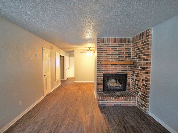 3rd image of 1320 Southport Dr APT C