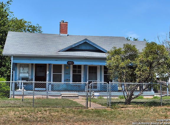 2nd image of 1103 Crouch Ave
