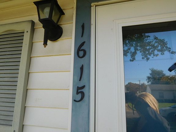 4th image of 1615 Russell Ave