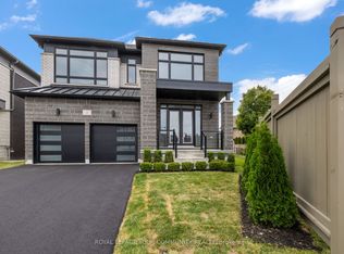 2 Bunn Ct, Aurora, ON L4G0G5