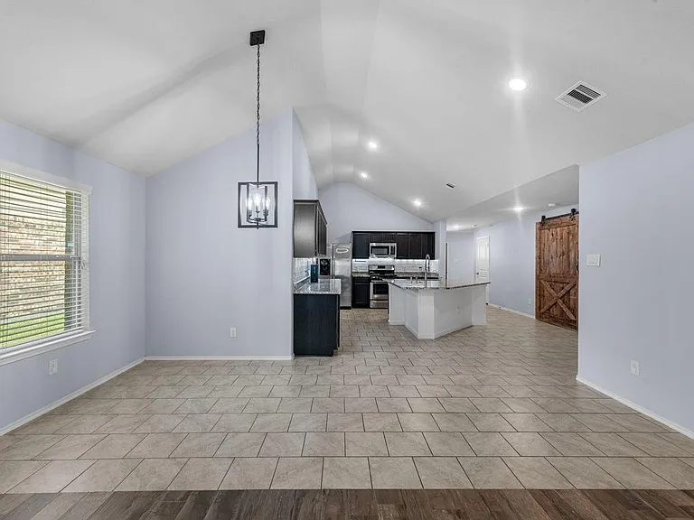 9415 Paloma Creek Dr — Photo 5