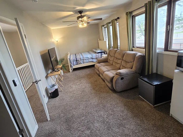 920 Devonshire Pl — Photo 14