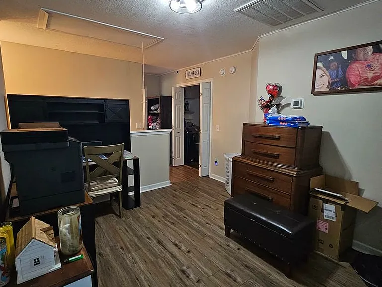 111 Casey Ct — Photo 16