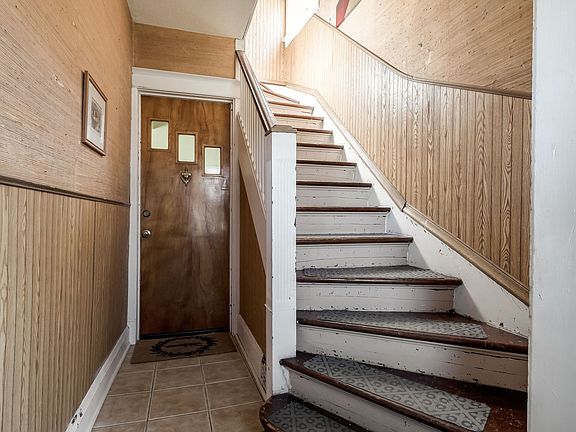 3rd image of 526 N Lombard Ave