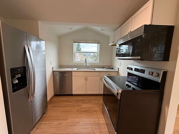 5th image of 10735 SE Holgate Blvd #B