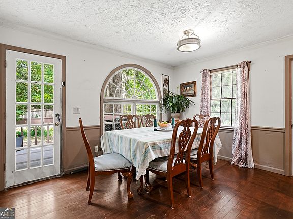 4th image of 1915 Rockside Ln