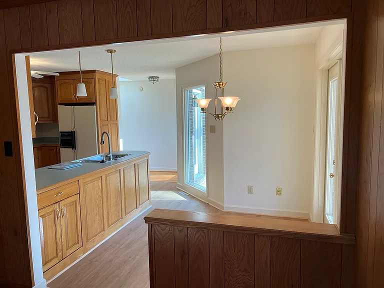 303 Lake Pointe Dr — Photo 5