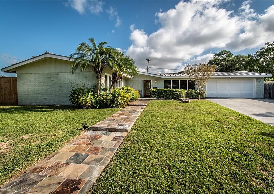 1st image of 301 Williamson Pl