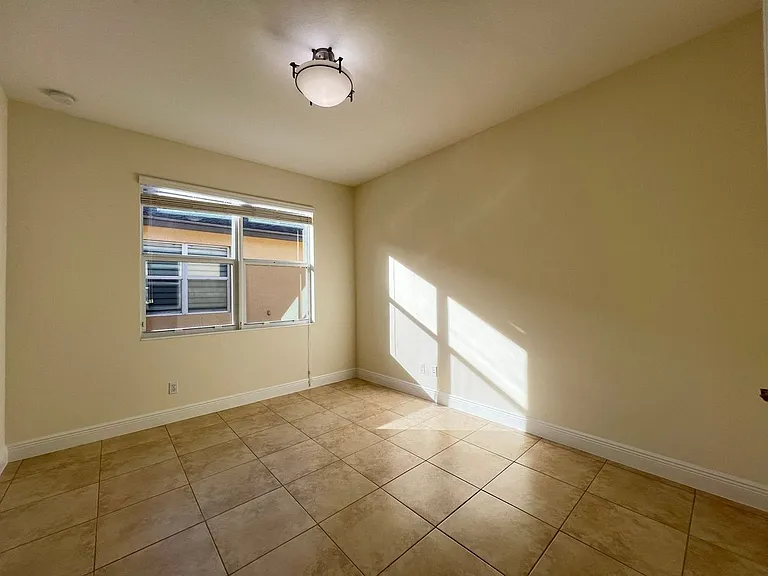 11948 SW Crestwood Cir — Photo 11