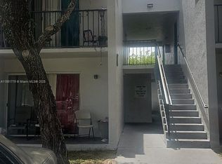 1201 Lake Victoria Dr APT B, West Palm Beach, FL 33411