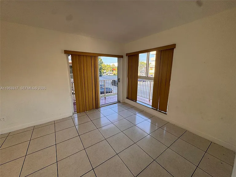 1595 NE 125th St #6 — Photo 5