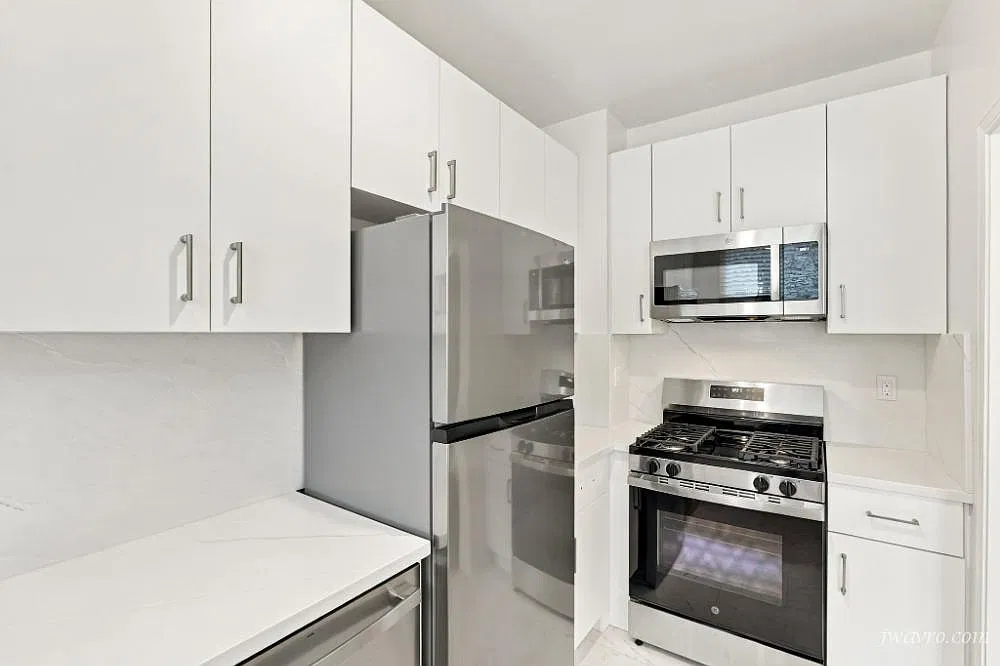 Bright Remodeled Spacious 1bd Directly Across From GG Park! — Photo 2
