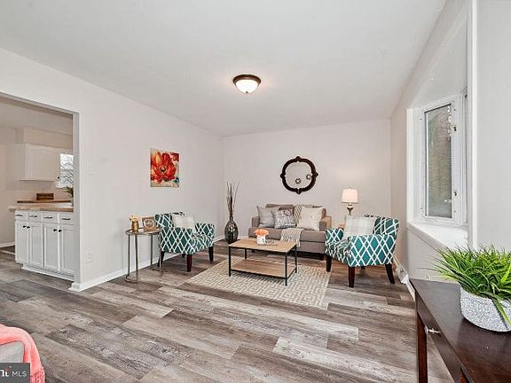 3rd image of 25 Estates Ct