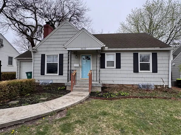 3010 W 47th Ter, Westwood, KS 66205