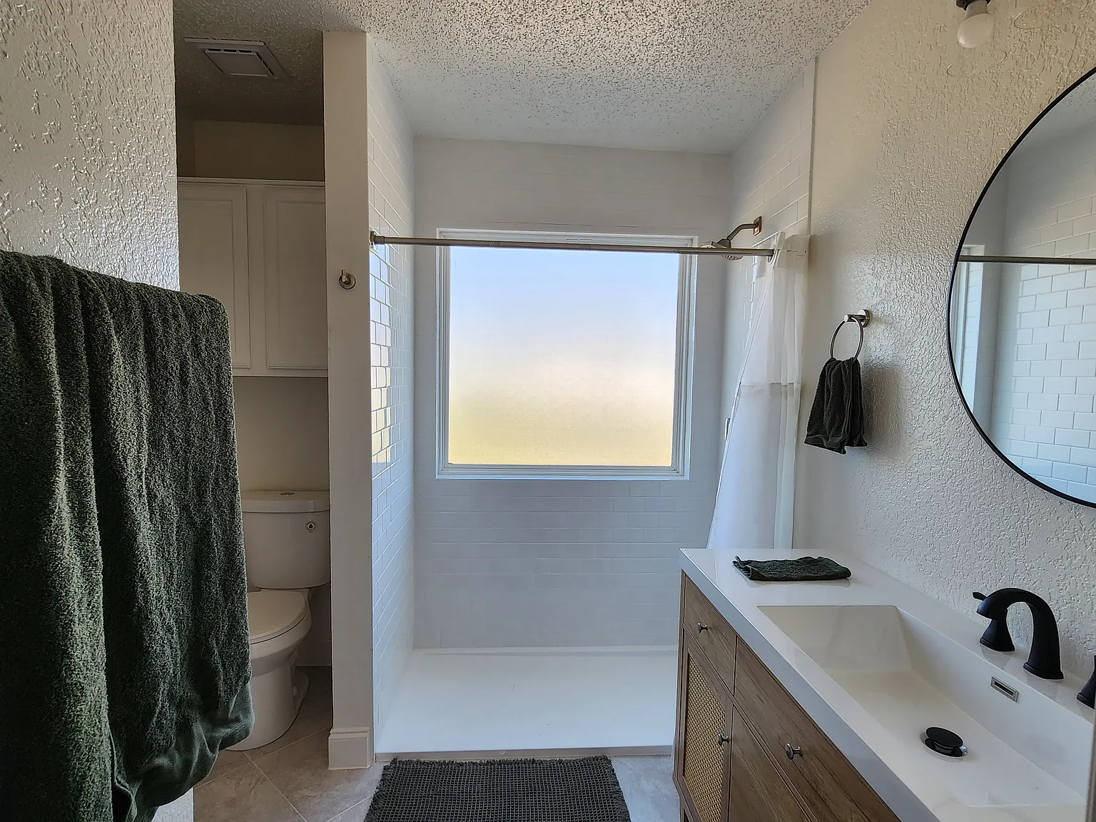 2 bed, 874 sqft, $2,400 — Photo 4