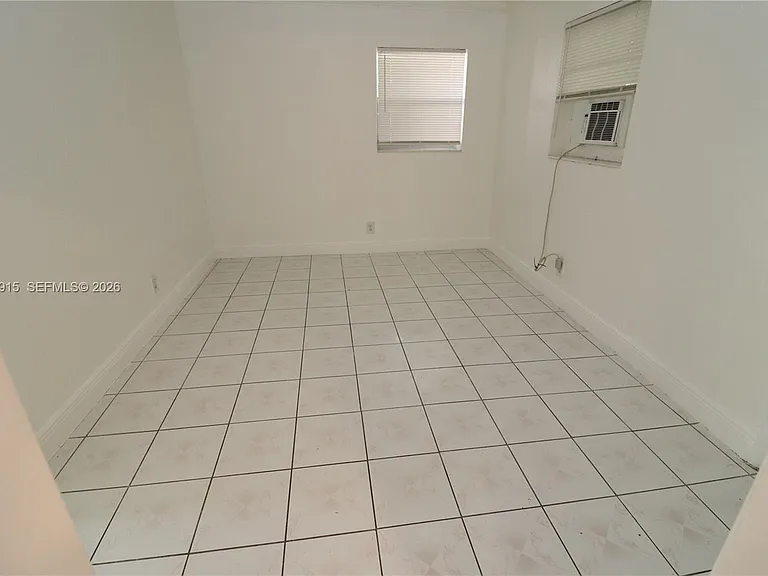 1341 NE 5th Ter #3 — Photo 11