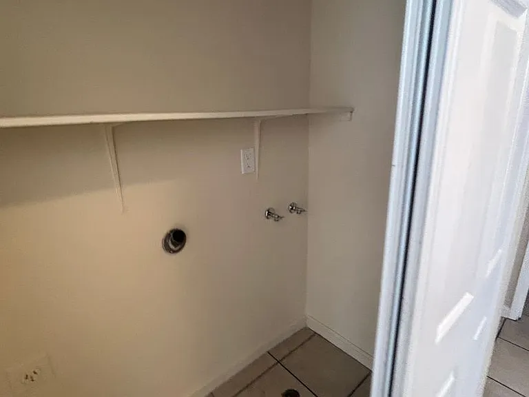 2104 Sharon Way — Photo 19