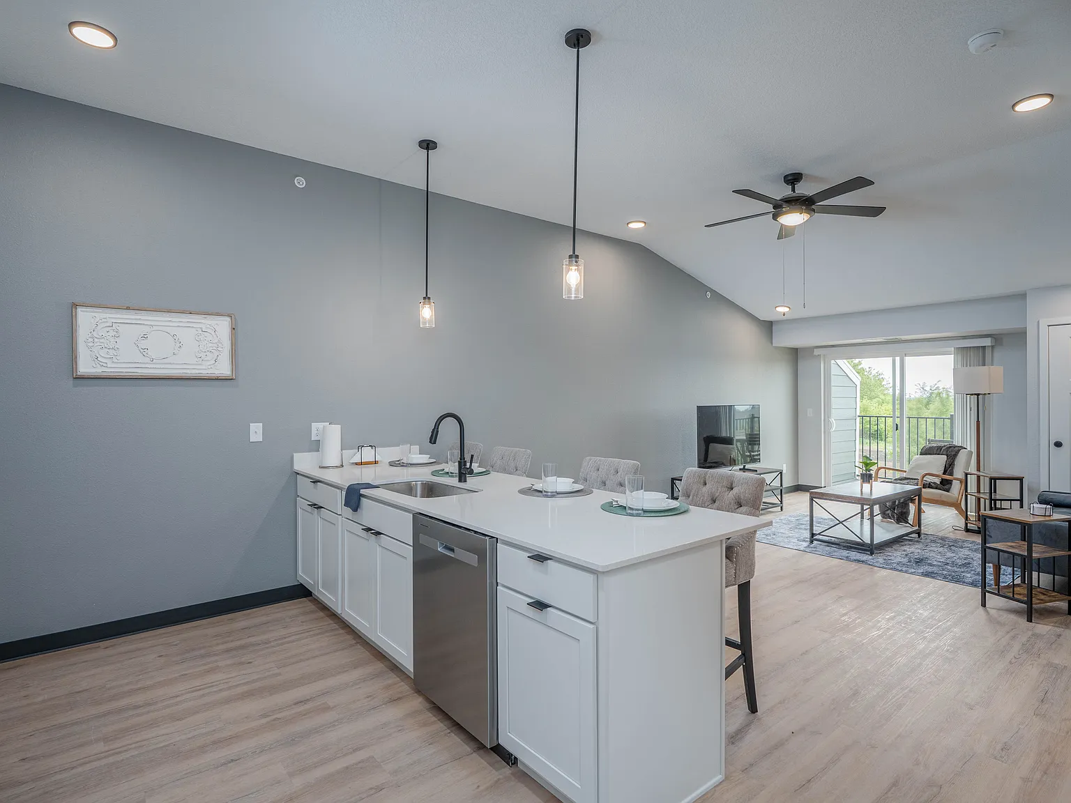 Stone Haven Apartments — Photo 1