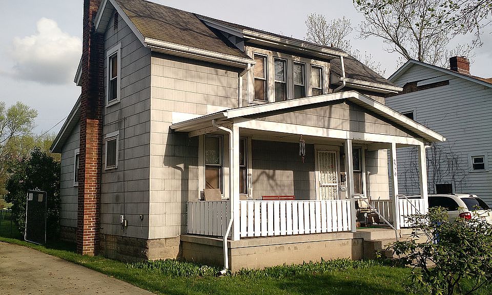 1st image of 2770 Fern Ave