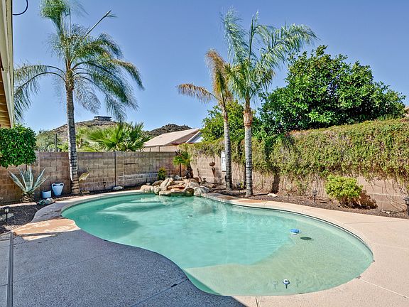 2nd image of 2244 E Morrow Dr