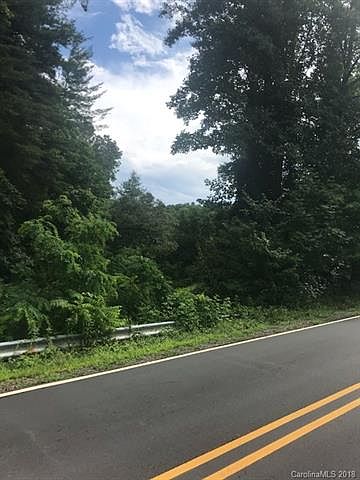 2nd image of 8 Hickory Ln
