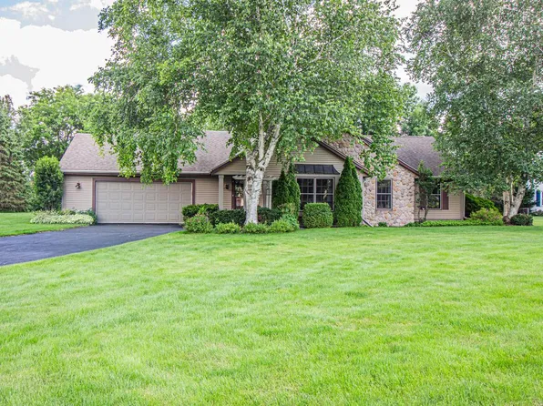 W273S2261 Drumlin DRIVE, Waukesha, WI 53188