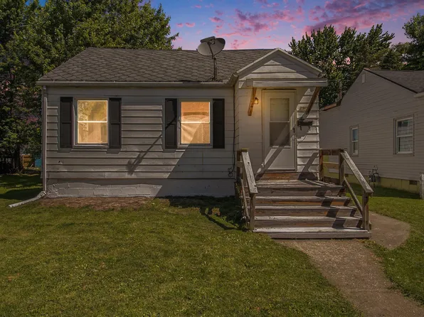 2905 Fredrickson St, South Bend, IN 46628