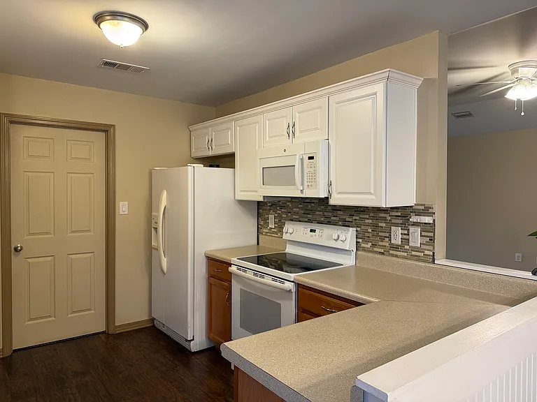 25920 Argonne Dr — Photo 4
