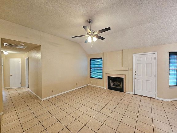 3rd image of 2606 Remington Dr