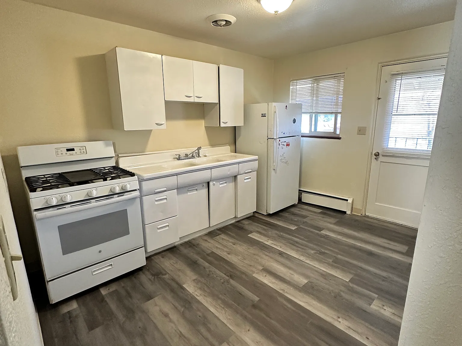 2 bed, 650 sqft, $1,450 — Photo 3