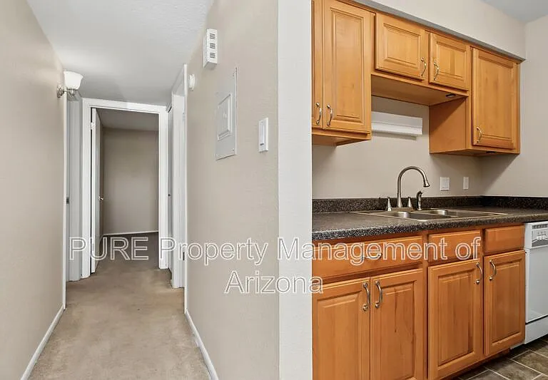 1224 E Evergreen St #102 — Photo 27