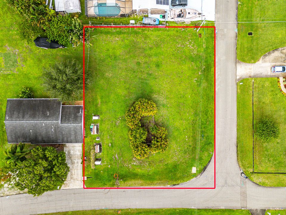 1st image of 721 SE Fallon Drive