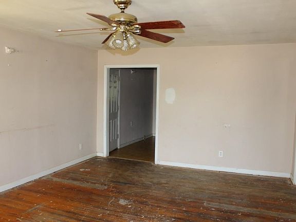 4th image of 800 W Moultrie Dr