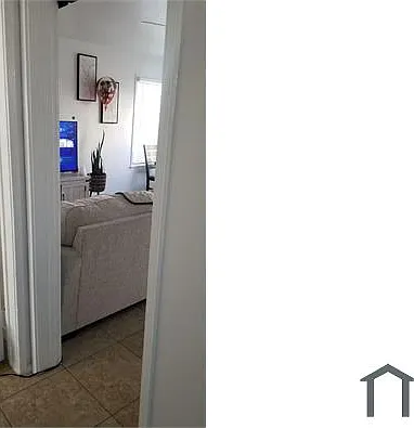 2823 W Vernon Ave — Photo 3