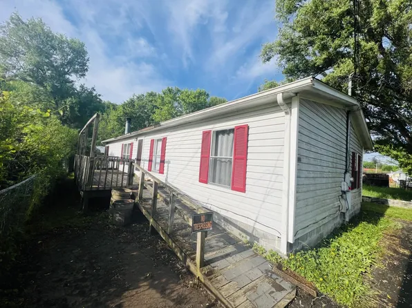 1030 Front St E, Coeburn, VA 24230