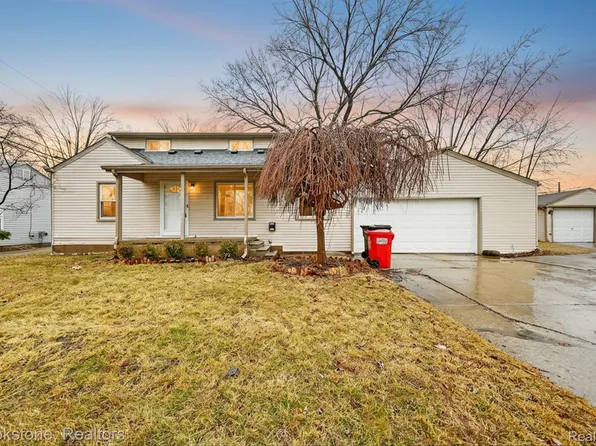 26427 Beaconsfield St, Roseville, MI 48066