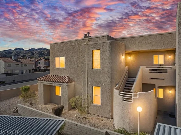 2240 Highpointe Dr APT 201, Laughlin, NV 89029