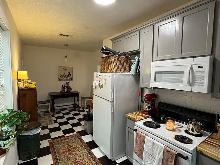 1300 Antone St — Photo 21