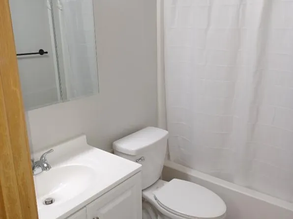6130 SW 26th Ct APT D, Topeka, KS 66614