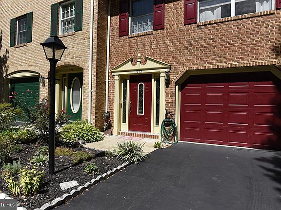 2nd image of 1275 Fairchild Ave