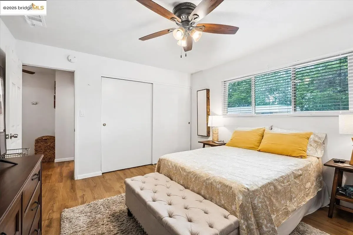 3 bed, 1.5 bath, 1254 sqft, $3,350 — Photo 3