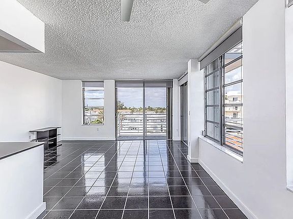 4th image of 7800 Carlyle Ave APT 4D