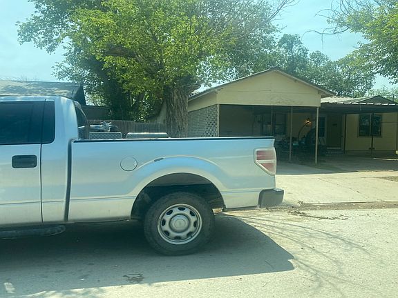 3rd image of 1002 N Ohio Ave
