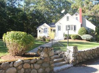 11 Western Ave, Hopedale, MA 01747