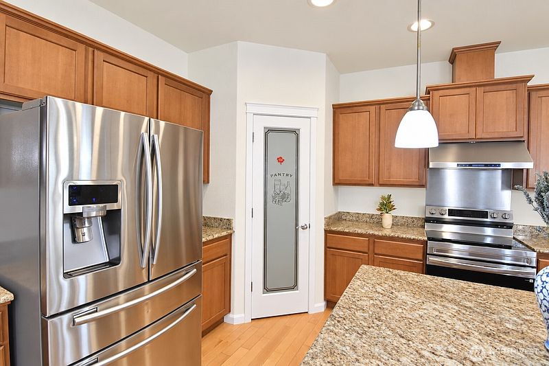5th image of 2302 Kildane Way SE