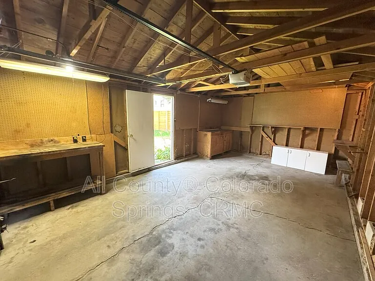 1407 E Platte Ave — Photo 28